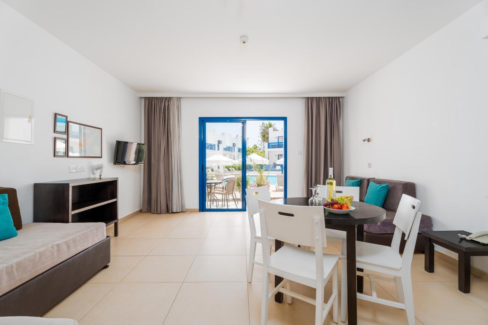 Kritamo Beach Hotel Apartments 圣纳帕 外观 照片