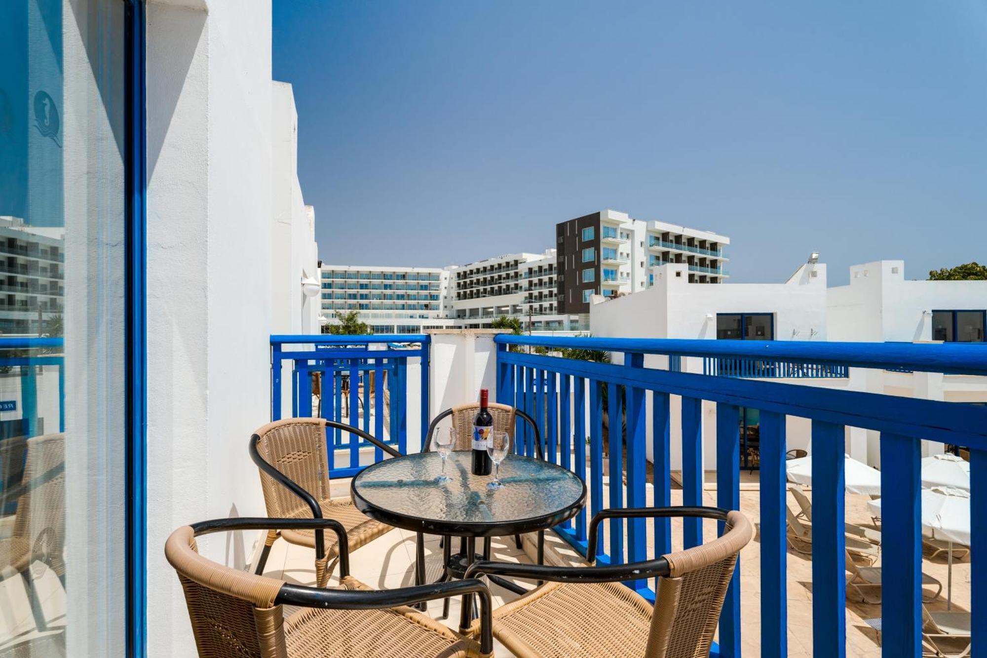 Kritamo Beach Hotel Apartments 圣纳帕 外观 照片