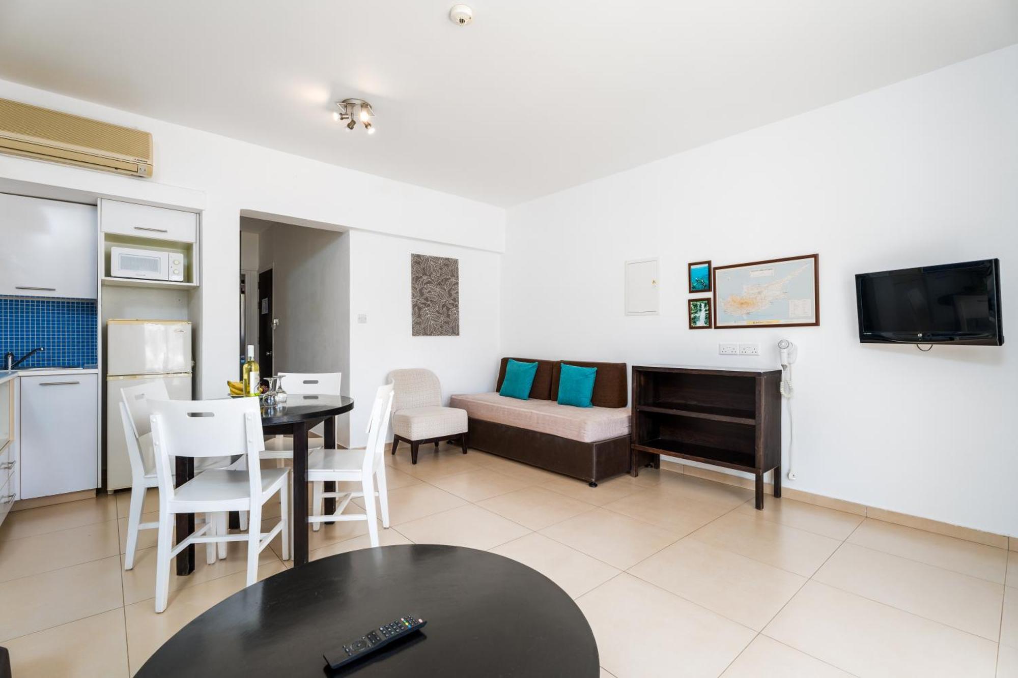 Kritamo Beach Hotel Apartments 圣纳帕 外观 照片