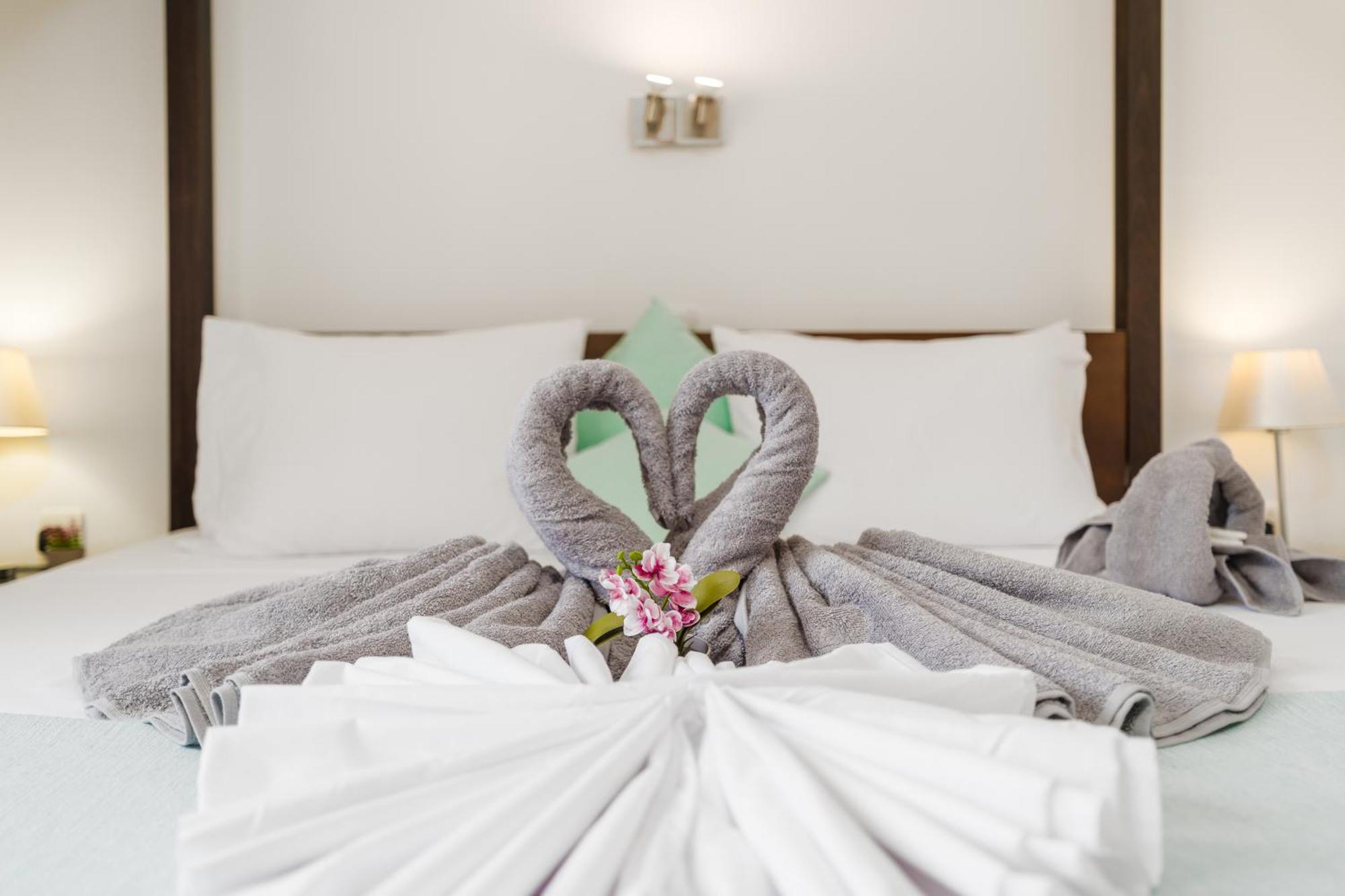 Kritamo Beach Hotel Apartments 圣纳帕 外观 照片